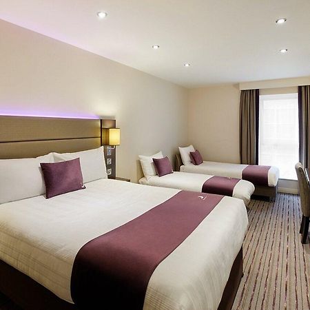 Premier Inn Leeds Headingley Екстериор снимка