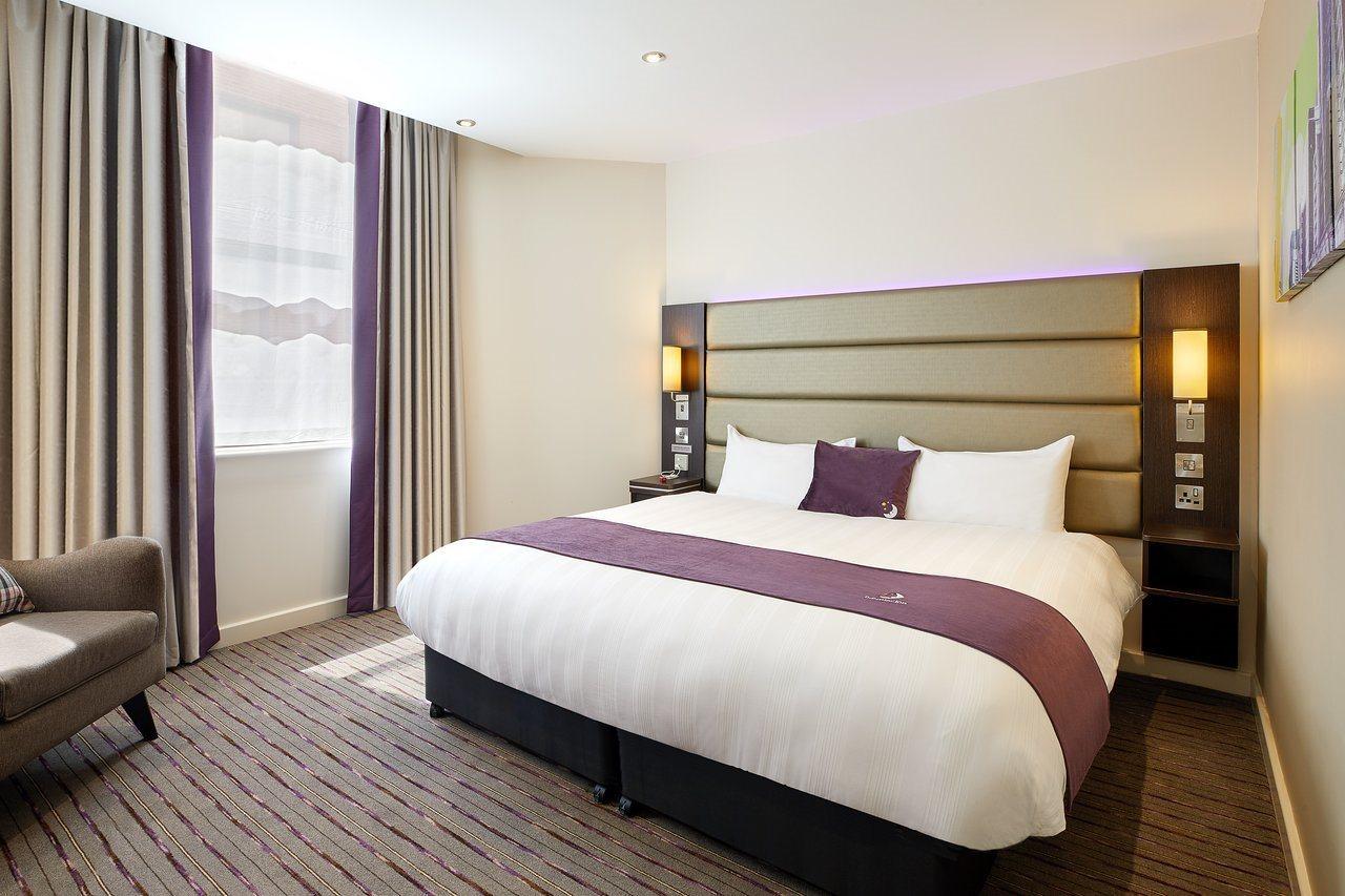 Premier Inn Leeds Headingley Екстериор снимка