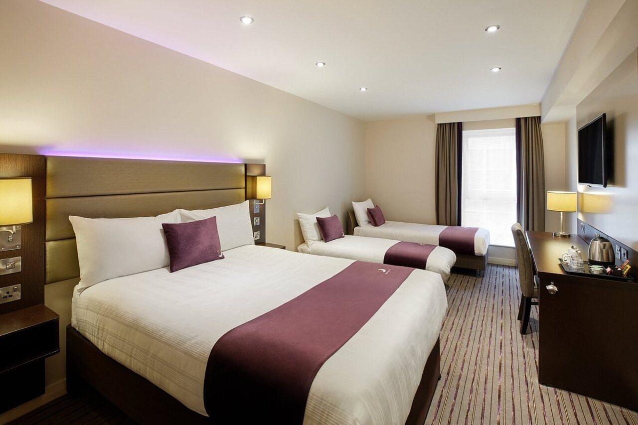 Premier Inn Leeds Headingley Екстериор снимка